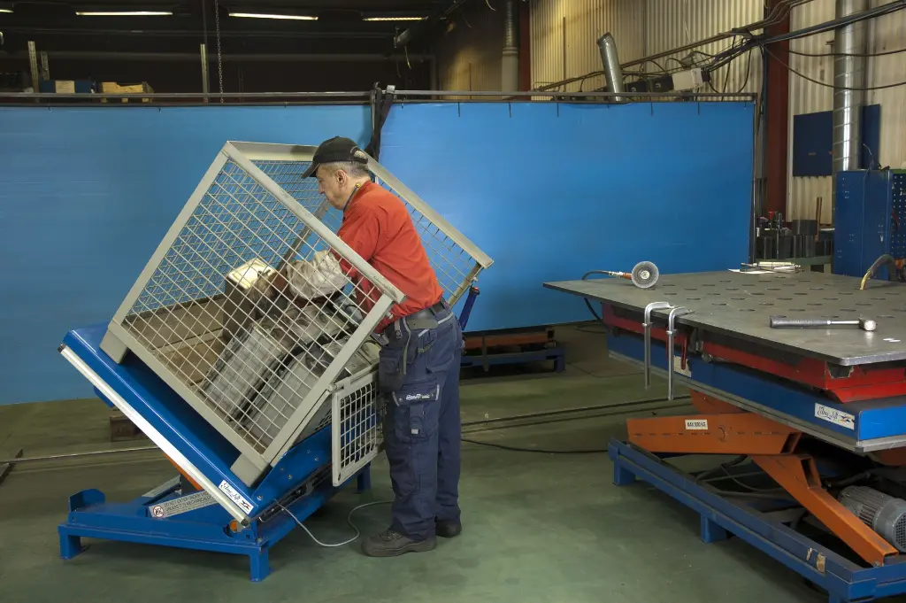 ART 1500GV: sollevatore ribaltatore per pallet 1500 kg