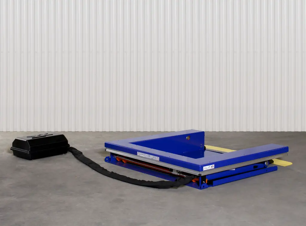 ALT 1500U: sollevatore ribaltatore per pallet 1500 kg