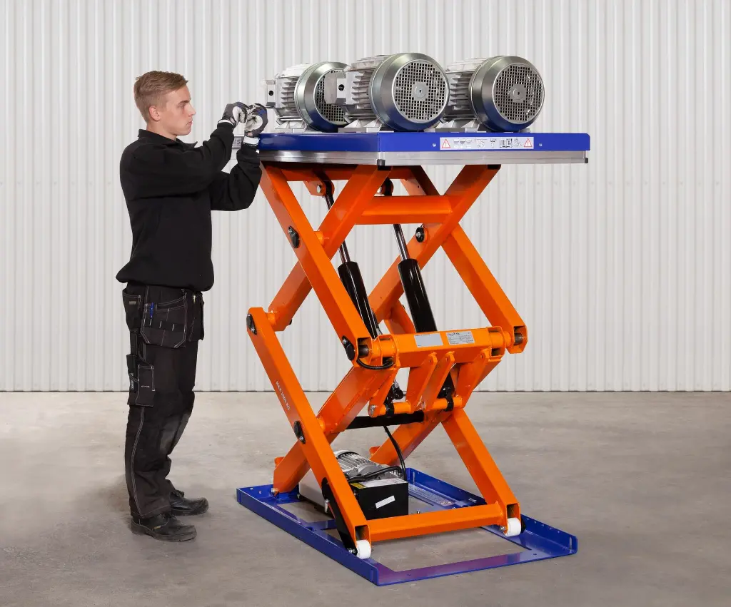 TLD 2000: tavolo elevatore a doppio pantografo verticale 2000 kg